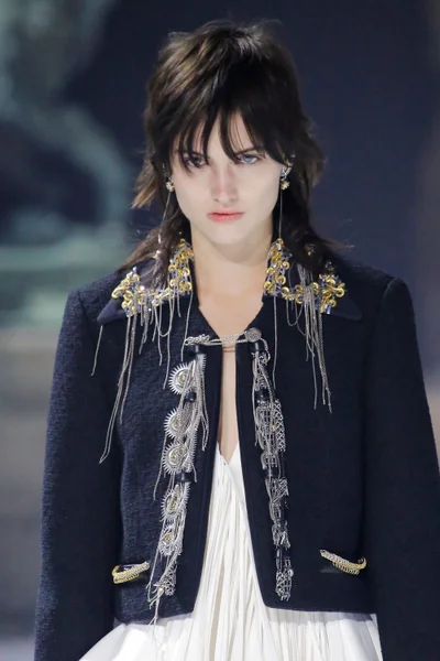 Look 1